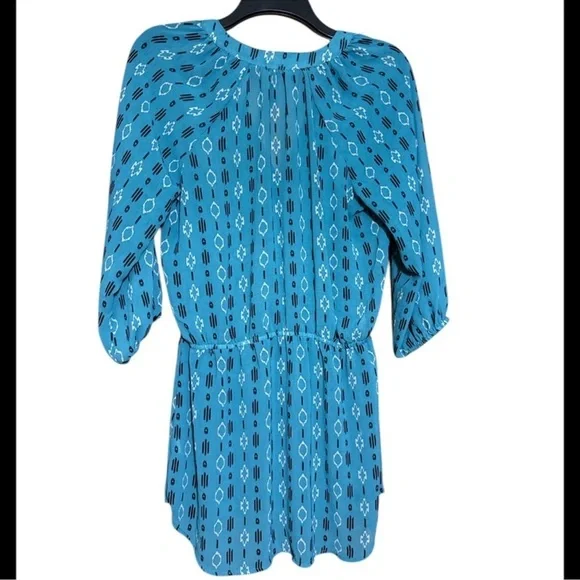 Blue Patterned Women's Top tunic size medium - Picture 2 of 4